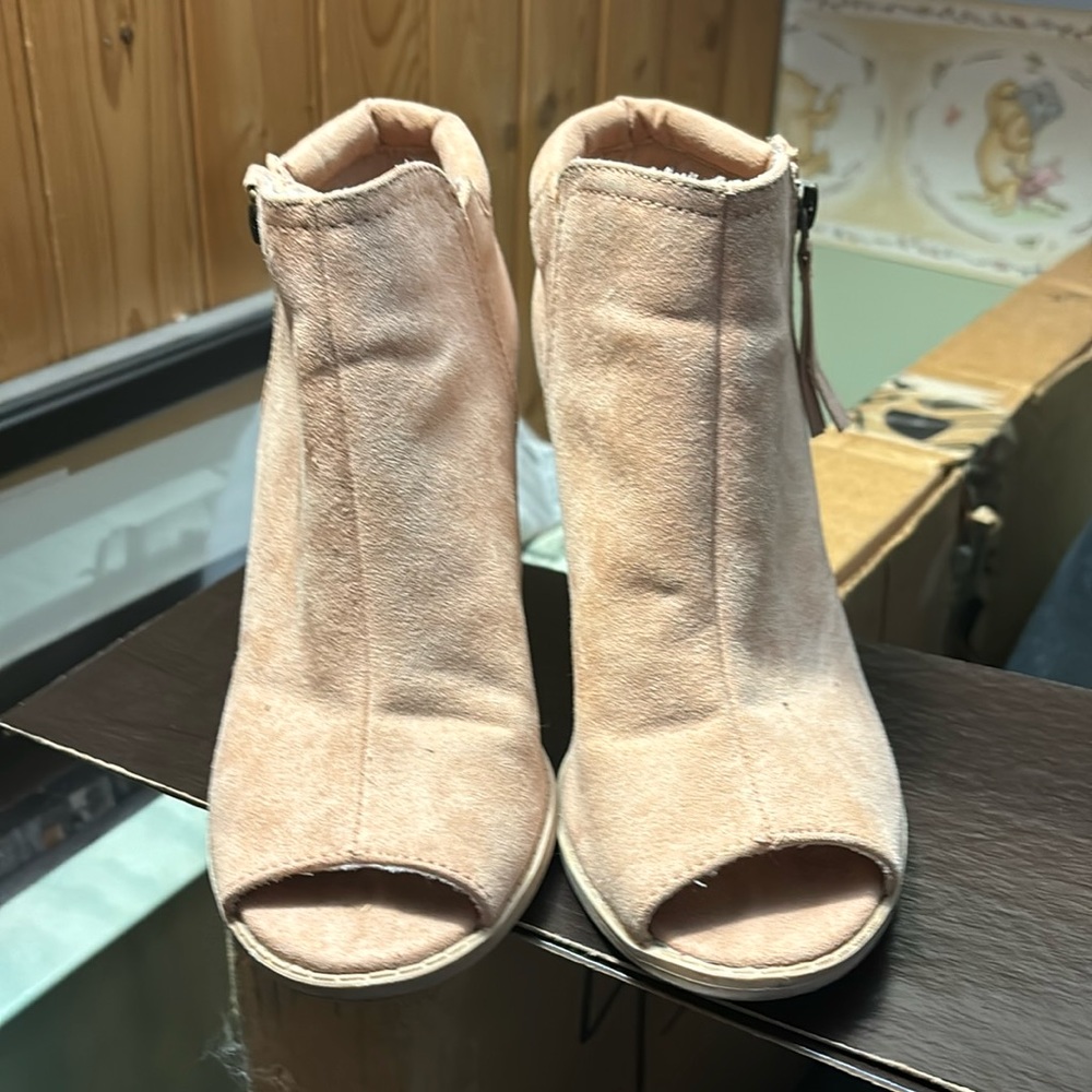 Quips Peeptoe Booties